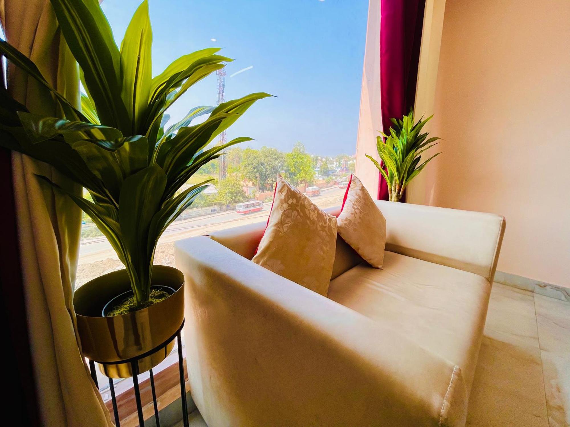 Hotel Golden Temple View By La Casa, Amritsar #Top Rated #Most Awarded #Swimming Pool #Prime Location #Luxury Rooms #Parking #Rooftop Cafe Exterior photo